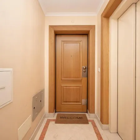 Bellevue By Hosty * Lisboa